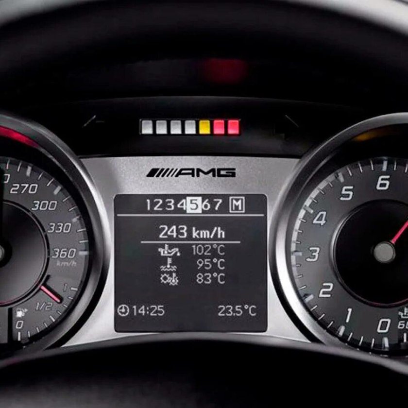 Приборная панель Mercedes SLS AMG