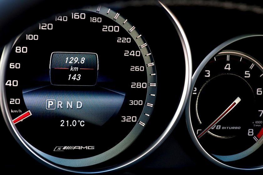 Спидометр Мерседес е63