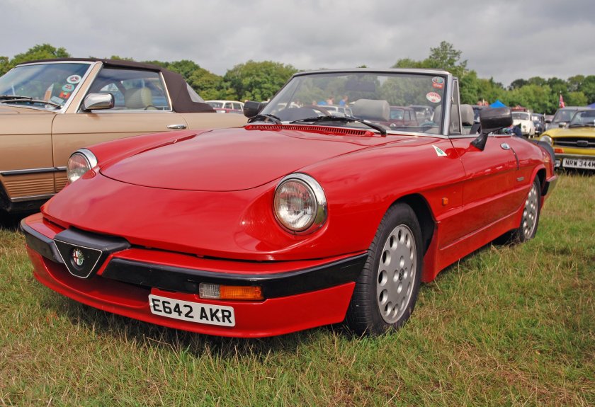 Альфа Ромео Спайдер кабриолет