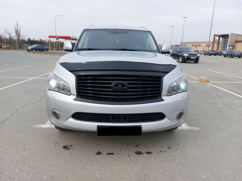 Решетка радиатора qx56