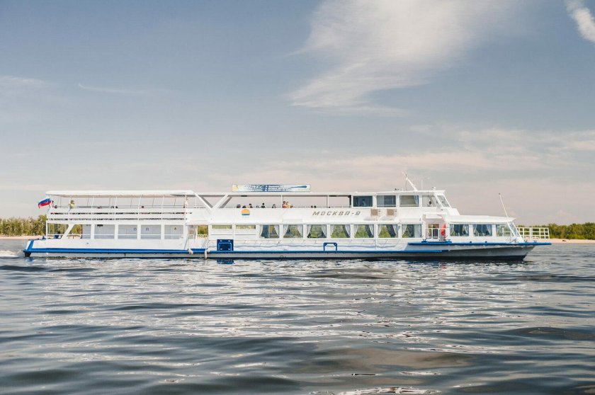Теплоход на Волге Ярославль