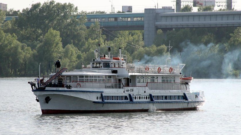 Ом 136 теплоход Новосибирск