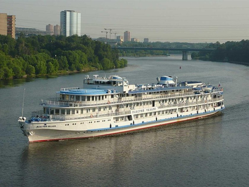 Теплоход Валерий Чкалов Самара