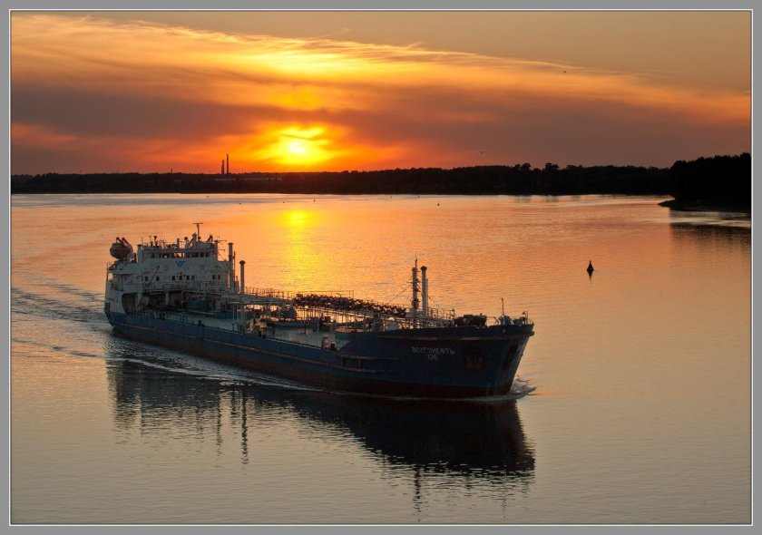 Волга судоходная река