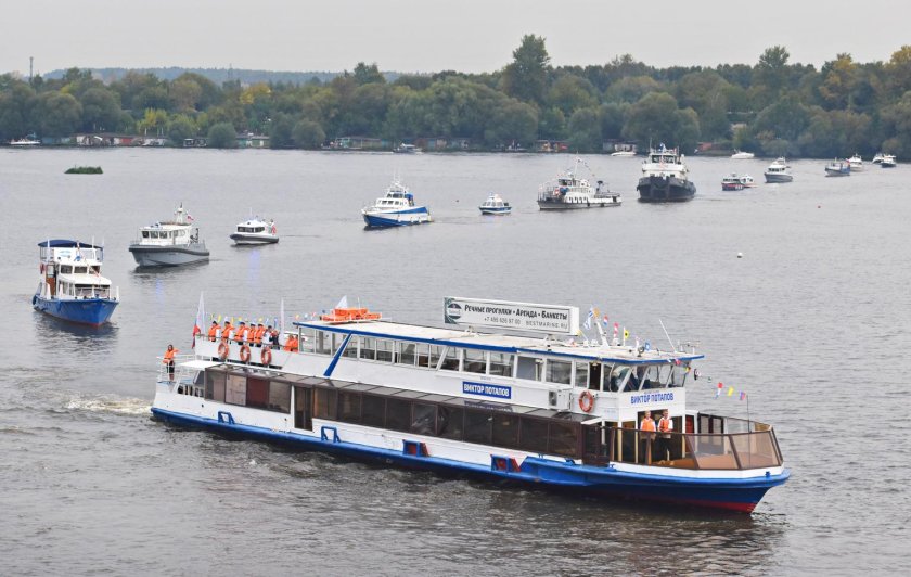 Теплоход Виктор Потапов