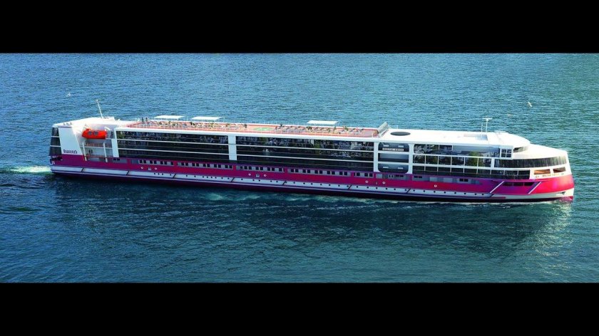 Круизный теплоход Мустай Карим