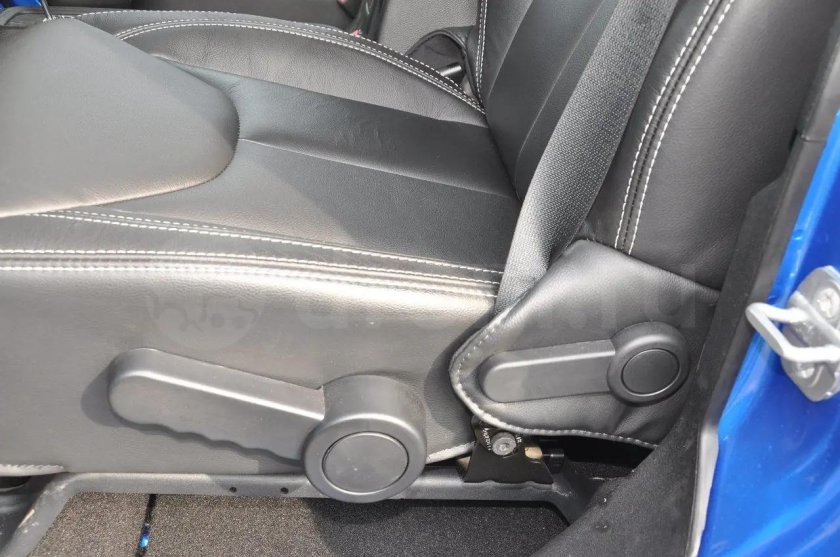 Водительское сиденье