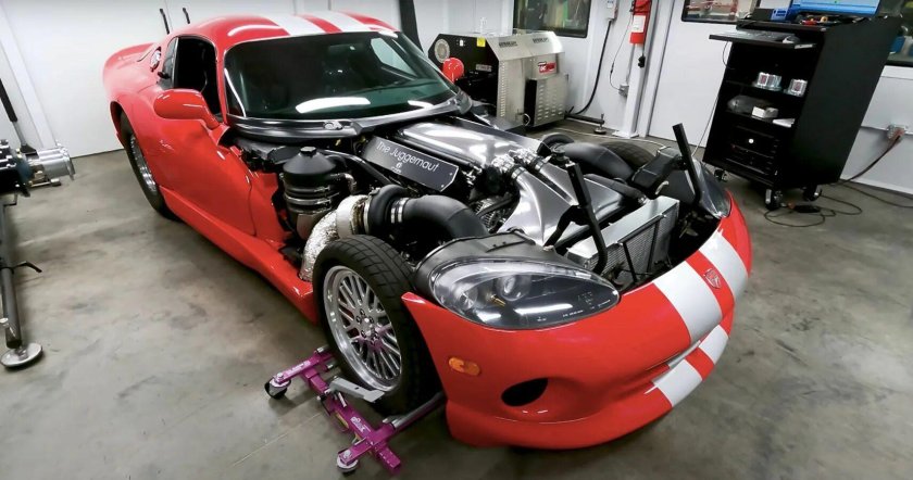 Dodge Viper v12