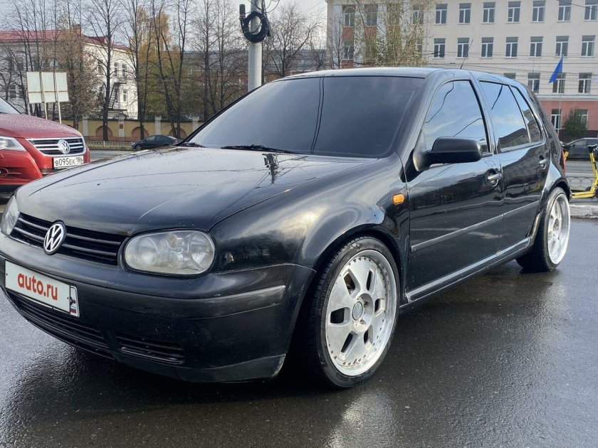 Volkswagen golf 4 black