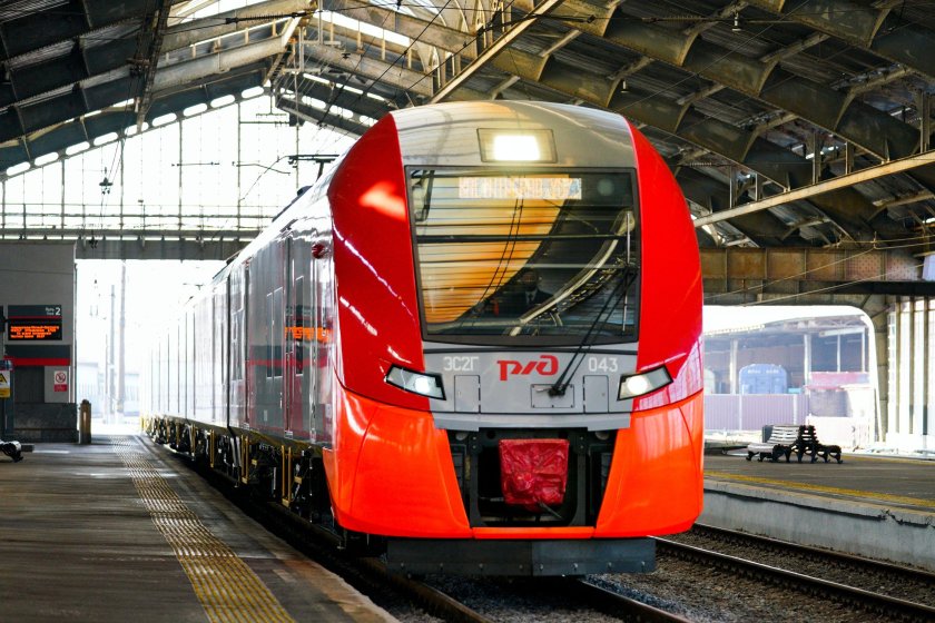 Скоростной поезд Ласточка