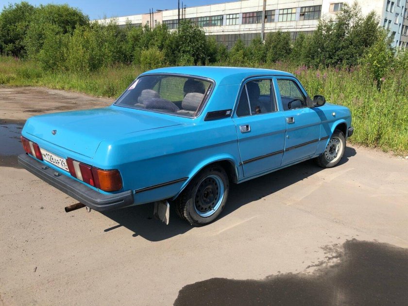 ГАЗ 31029 голубая