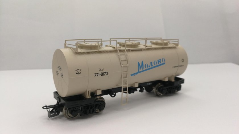 Цистерна питьевая вода.СЖД.эп5 (3713 TT Пересвет)