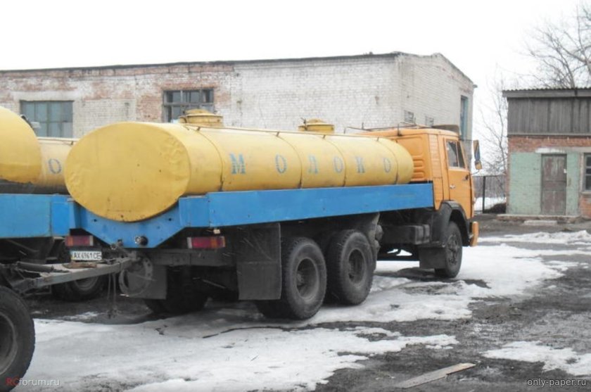 КАМАЗ 53212 молоковоз