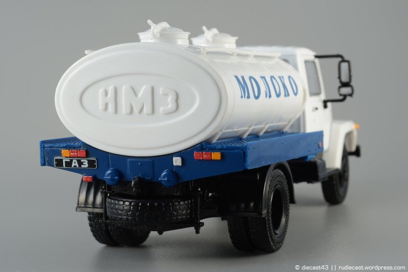 ГАЗ-3307 молочная цистерна