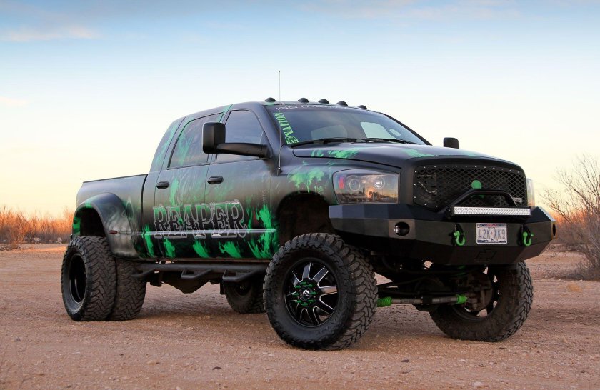 Dodge Ram 3500 off Road