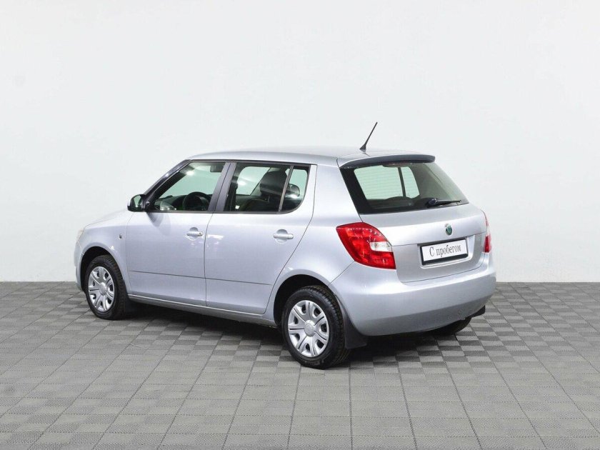 Skoda fabia 2 поколение