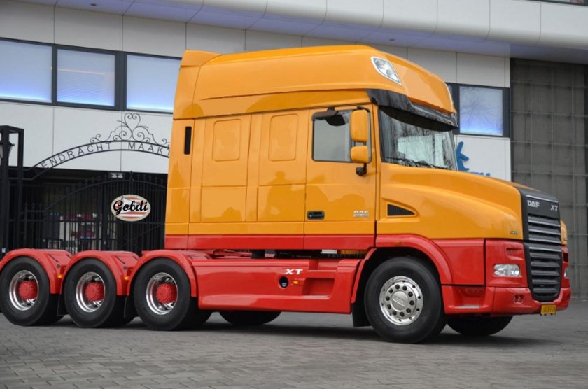 DAF XF 106 капотник