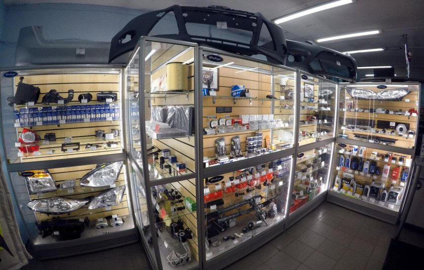 Магазин автозапчастей француз