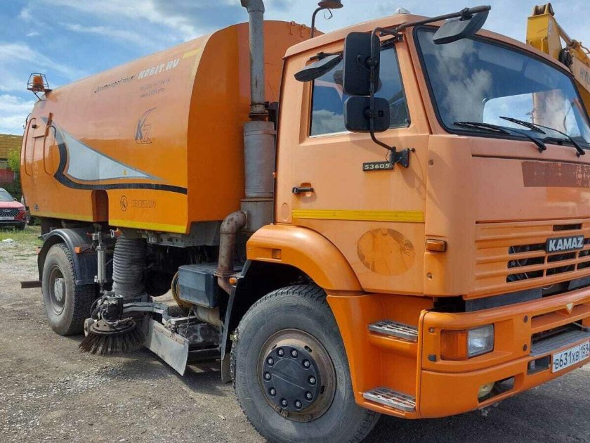 Вакуумная подметально уборочная машина