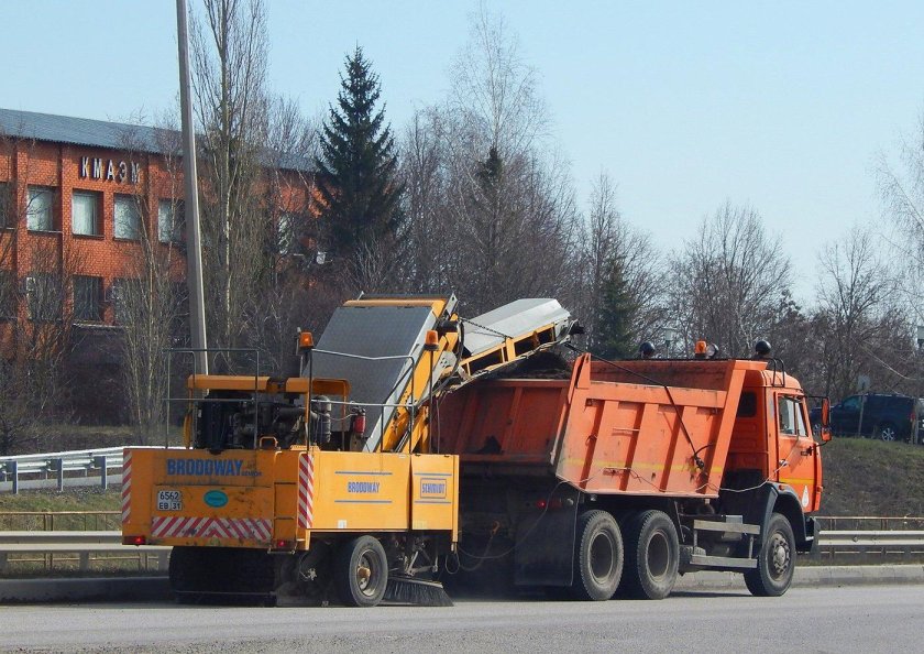 Broddway Senior 2000