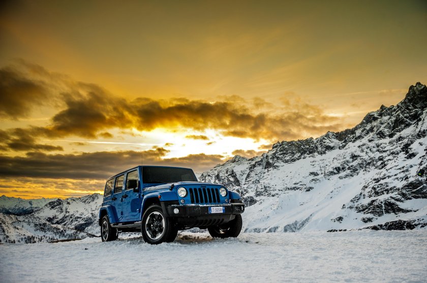 Jeep Wrangler внедорожник горы