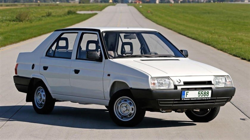 Шкода Фаворит машина