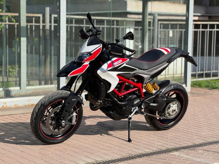 Ducati hypermotard 821