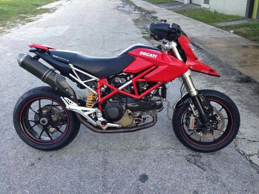 Ducati Hypermotard 1100 2008