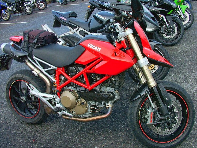 Ducati Hypermotard 796