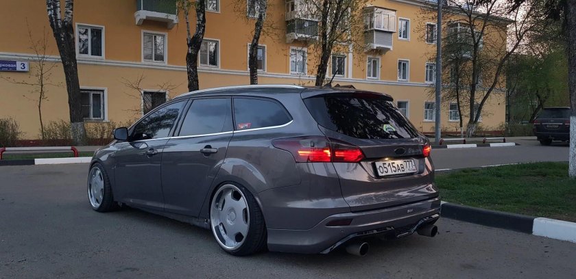 Ford Focus 3 универсал r18
