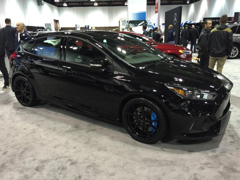 Ford Focus 3 Black Tuning
