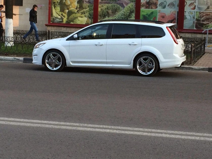 Focus 2 Wagon stance