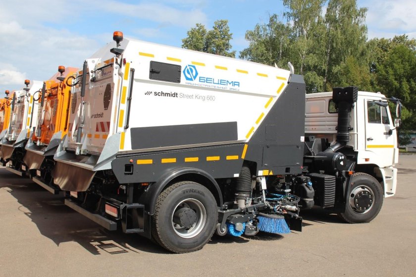 Машина подметально-вакуумная БЦМ-279.1