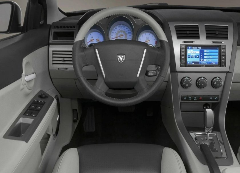 Dodge Avenger 2008 салон