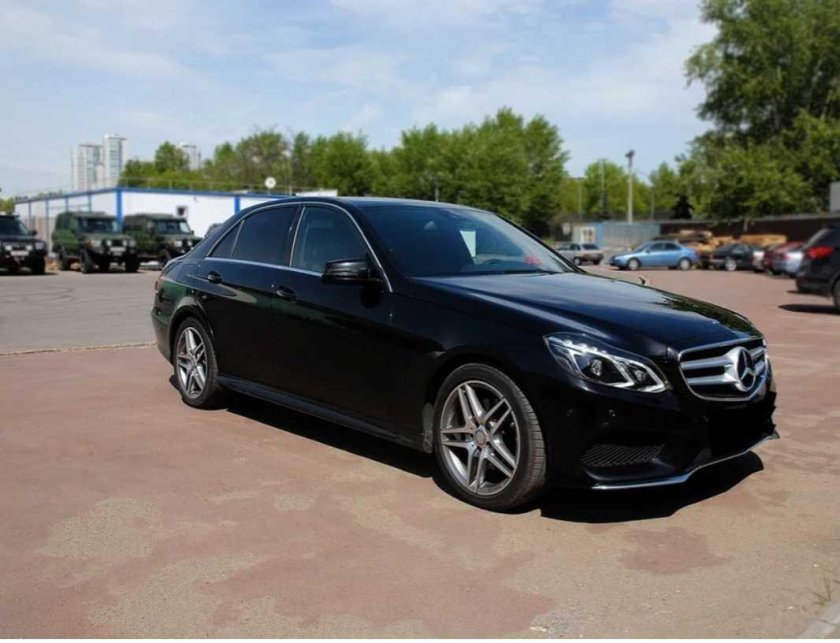 Мерседес Бенц е200 черный