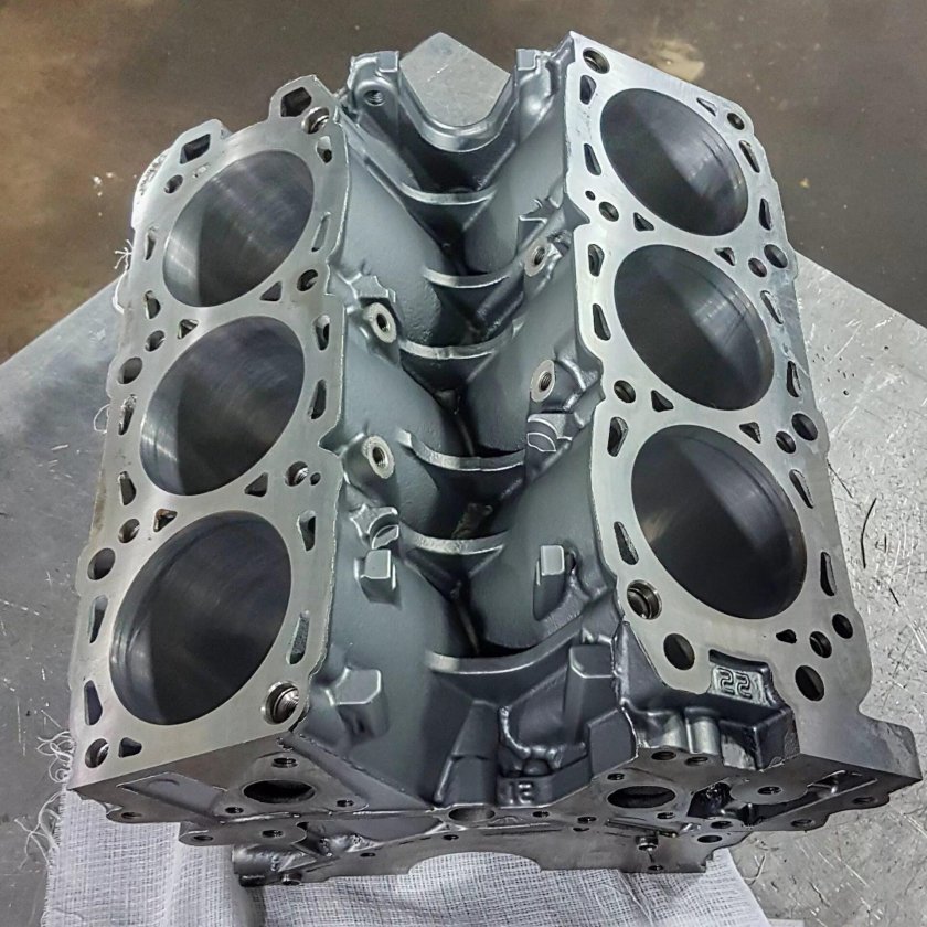 Блок цилиндров 6g75