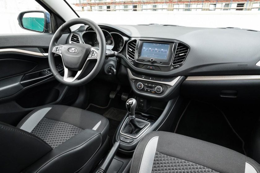 Лада Веста салон