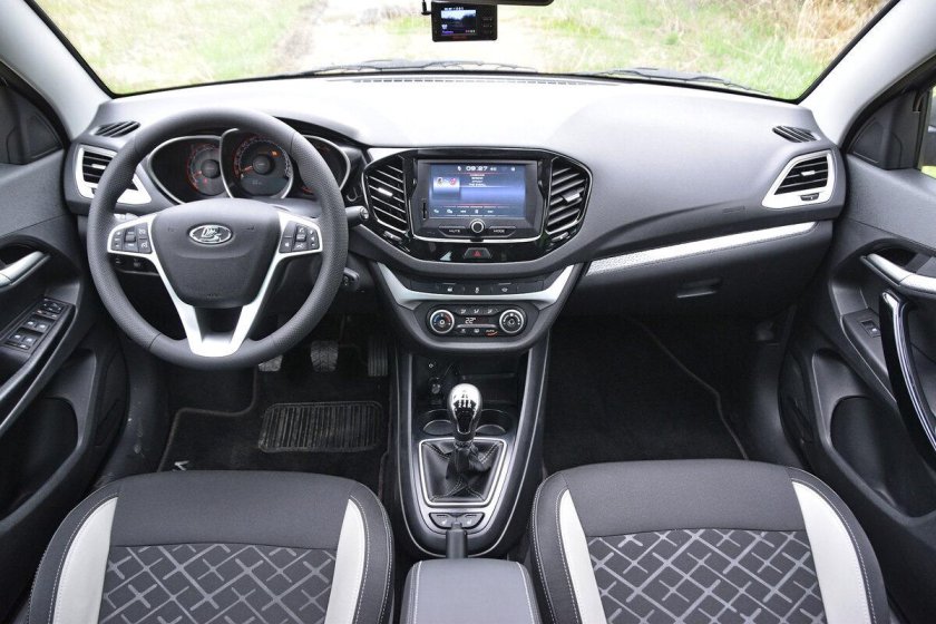 Лада Веста салон