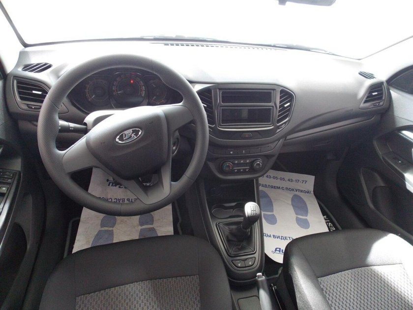 Лада Веста 1.6 MT Classic салон