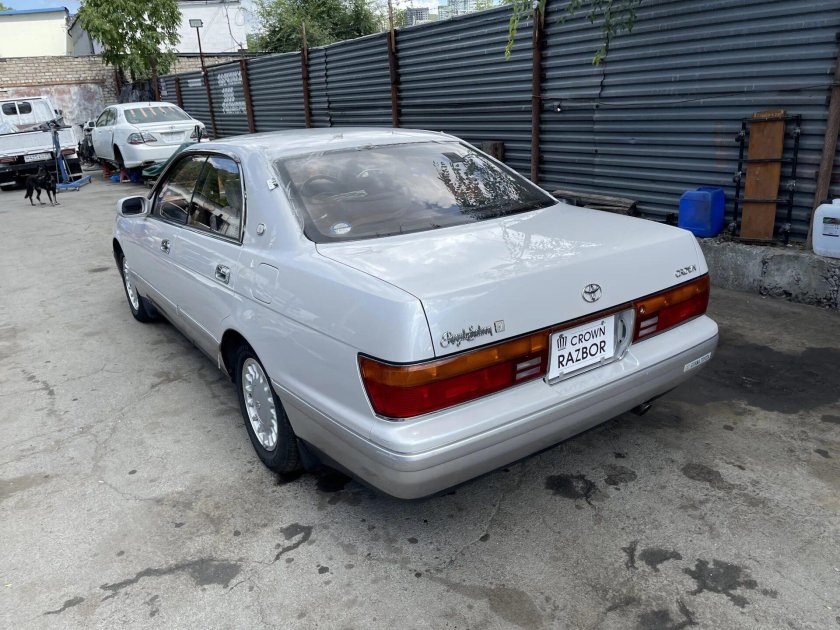 Тойота Краун 141