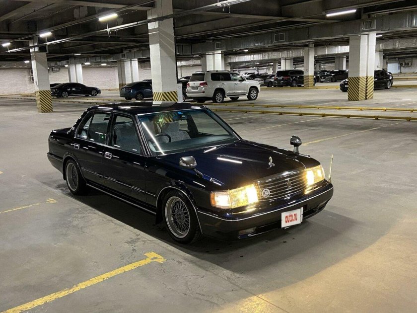 Toyota Crown VIII (s130)