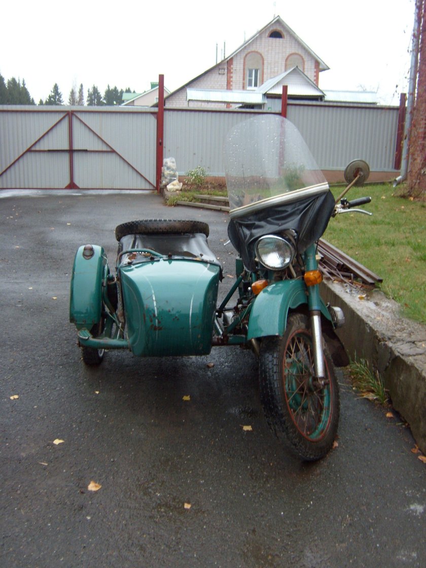 Мотоцикл Урал с людкой