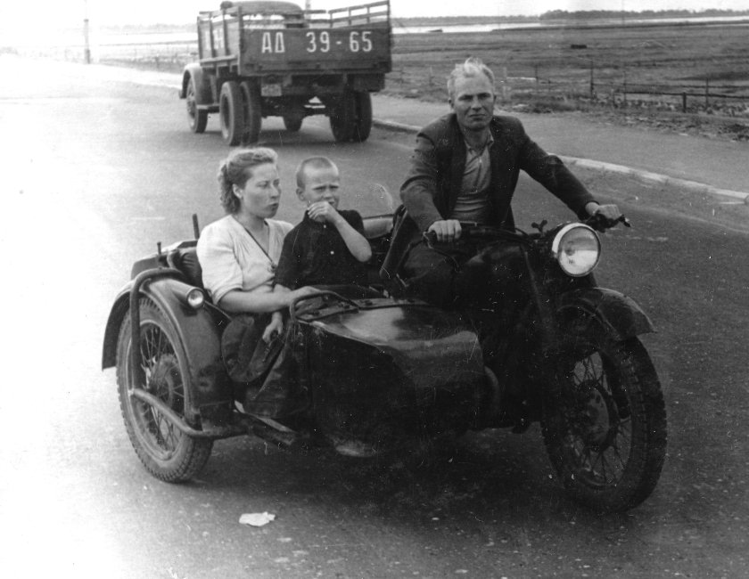 Мотоцикл Урал СССР С коляской