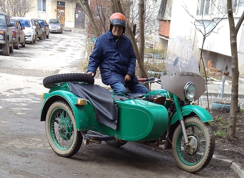 Мотоцикл Урал с коляской ИМЗ 8.103