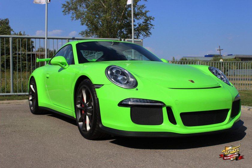 Порше 911 зеленый