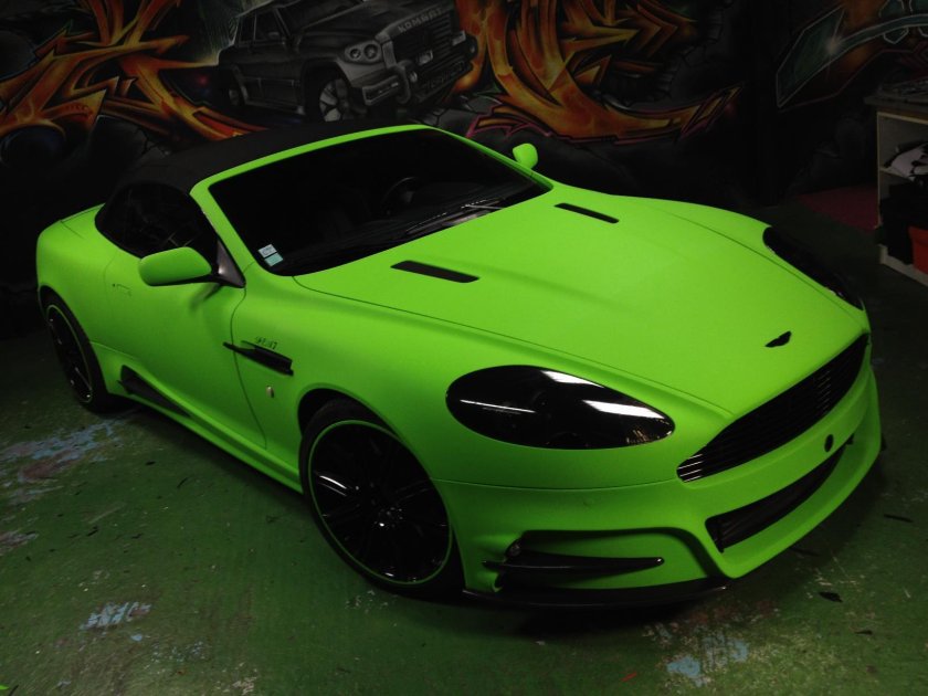 Зеленый цвет Астон Мартин