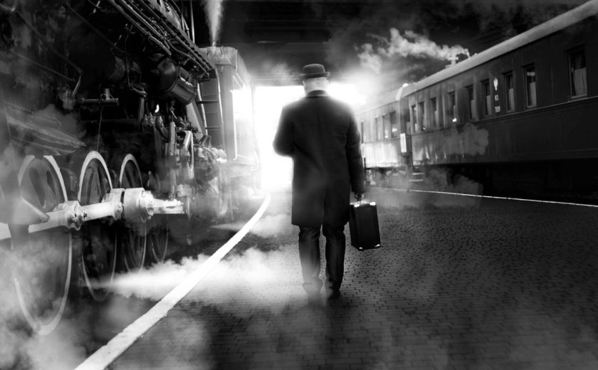 Мужчина на перроне