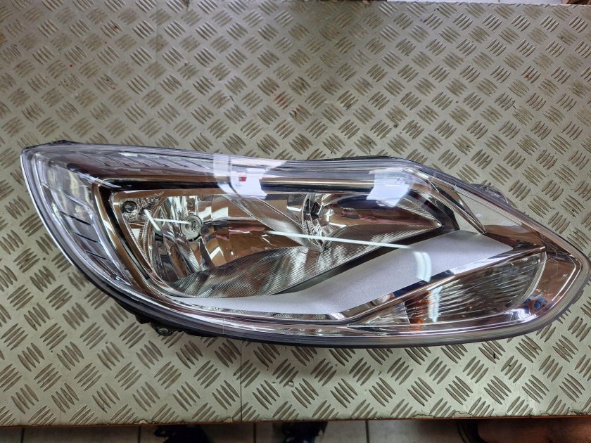 Фара левая ford focus 3