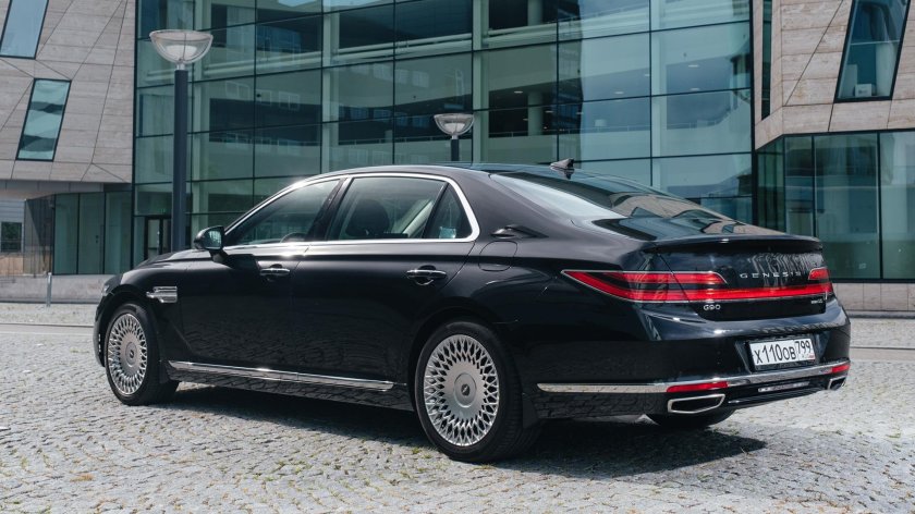Автомобиль Genesis g90