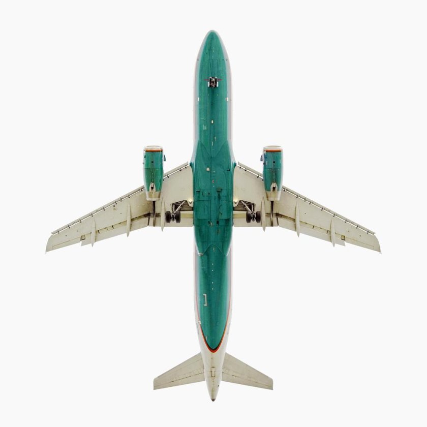 Пассажирский самолет вид снизу